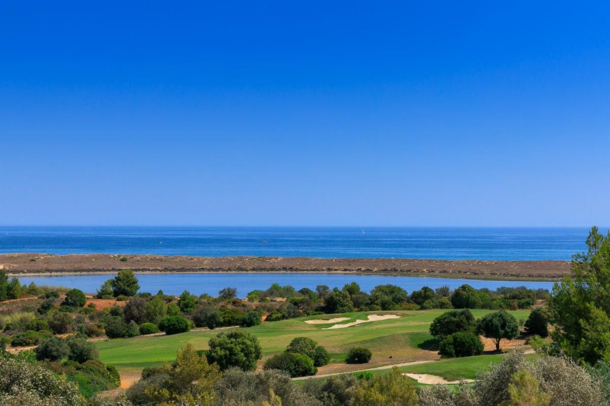 How to Beat the Crowds During Summer in the Algarve