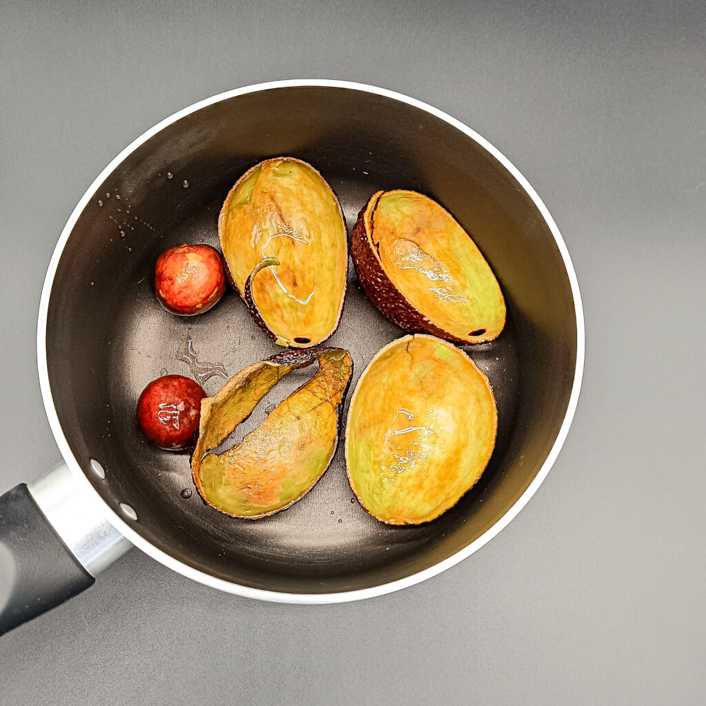 How to Dye Fabric with Avocado